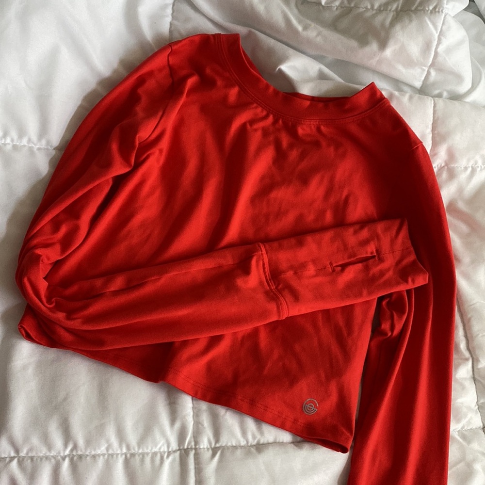 Gilly hicks red crop active wear top